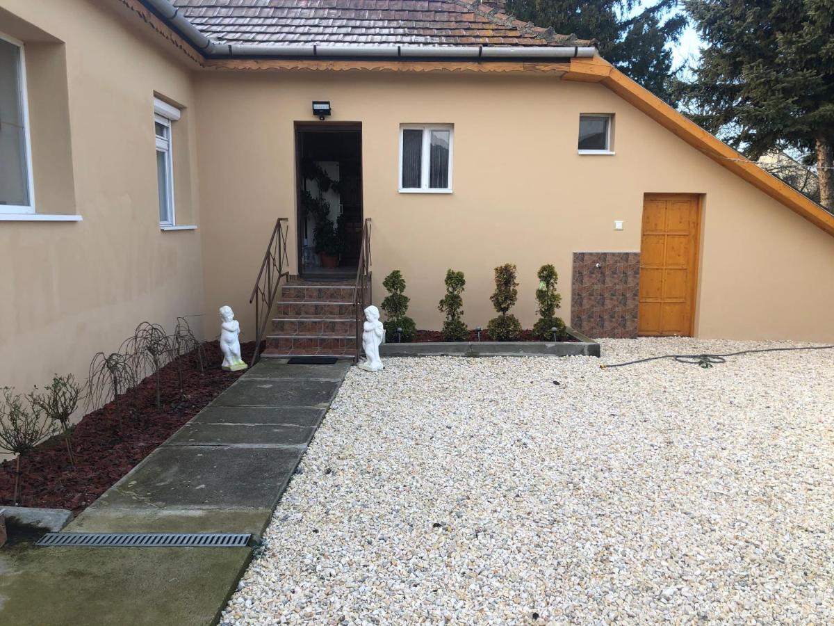 Törpi Vendégház Halmaj Exterior foto