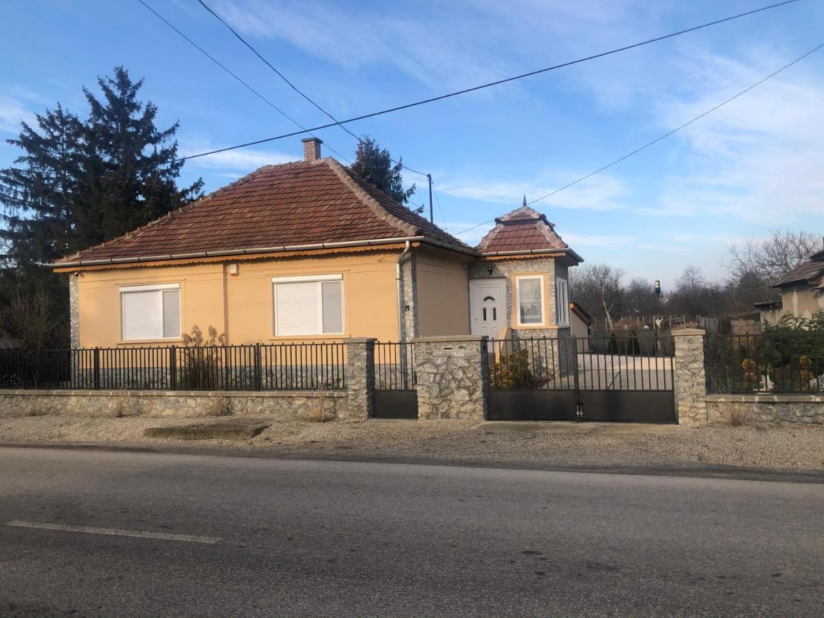 Törpi Vendégház Halmaj Exterior foto
